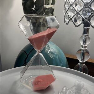 LANEIGE Hourglass with Pink Sand